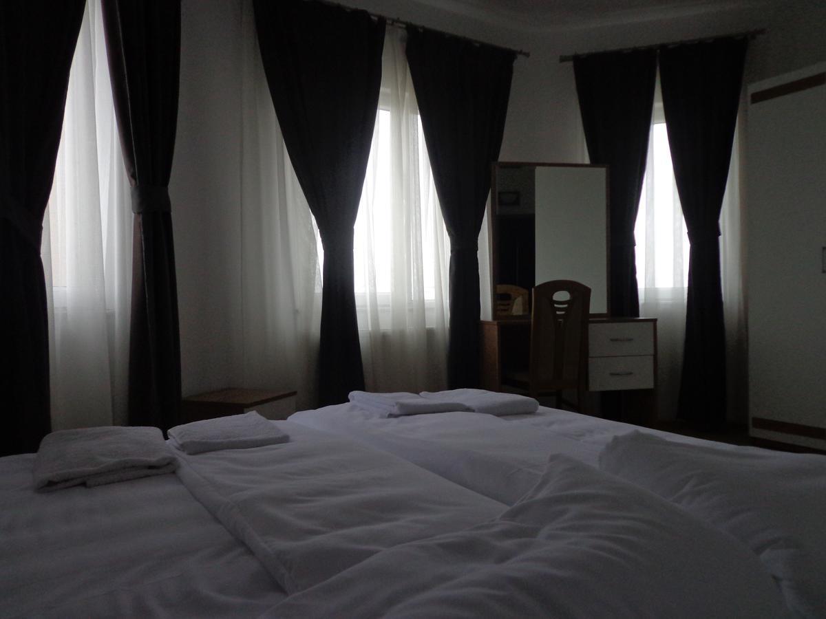 Hotel Rio 普里什蒂纳 外观 照片