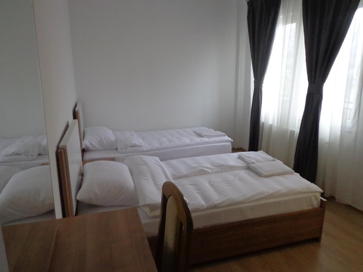 Hotel Rio 普里什蒂纳 外观 照片