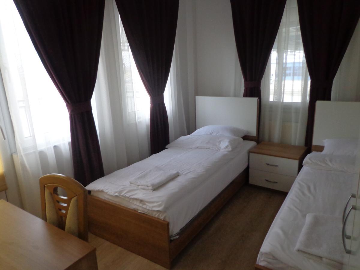 Hotel Rio 普里什蒂纳 外观 照片