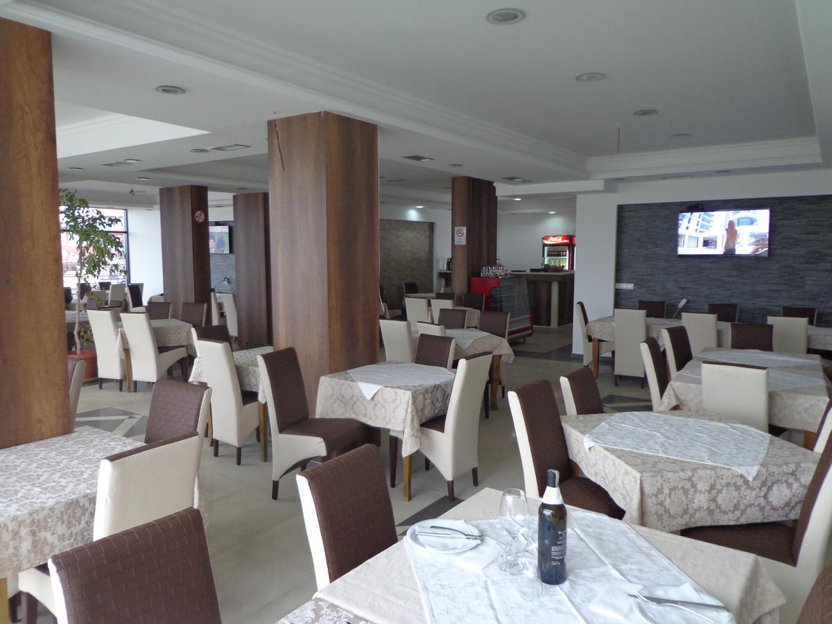 Hotel Rio 普里什蒂纳 外观 照片