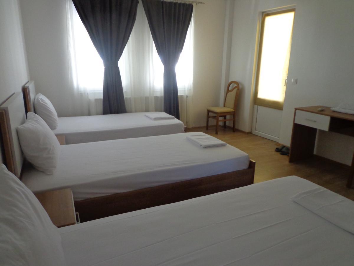 Hotel Rio 普里什蒂纳 外观 照片