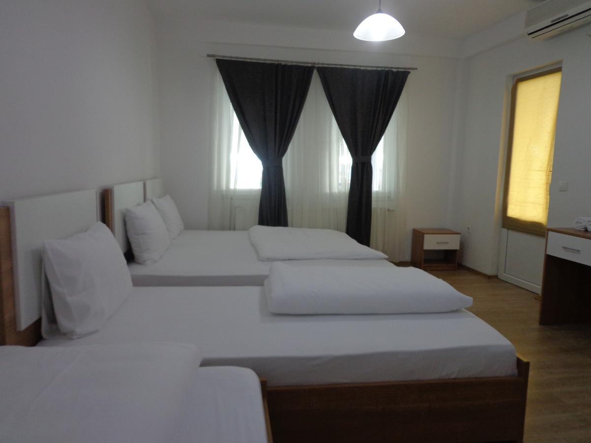 Hotel Rio 普里什蒂纳 外观 照片