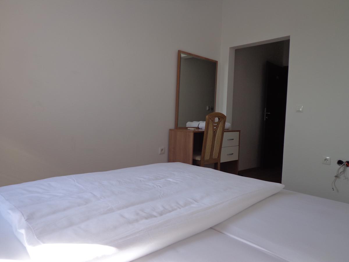 Hotel Rio 普里什蒂纳 外观 照片