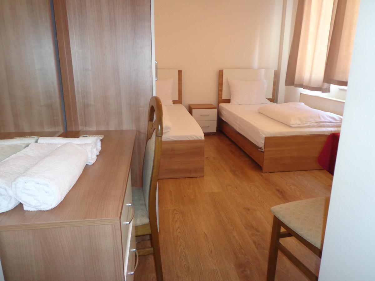 Hotel Rio 普里什蒂纳 外观 照片