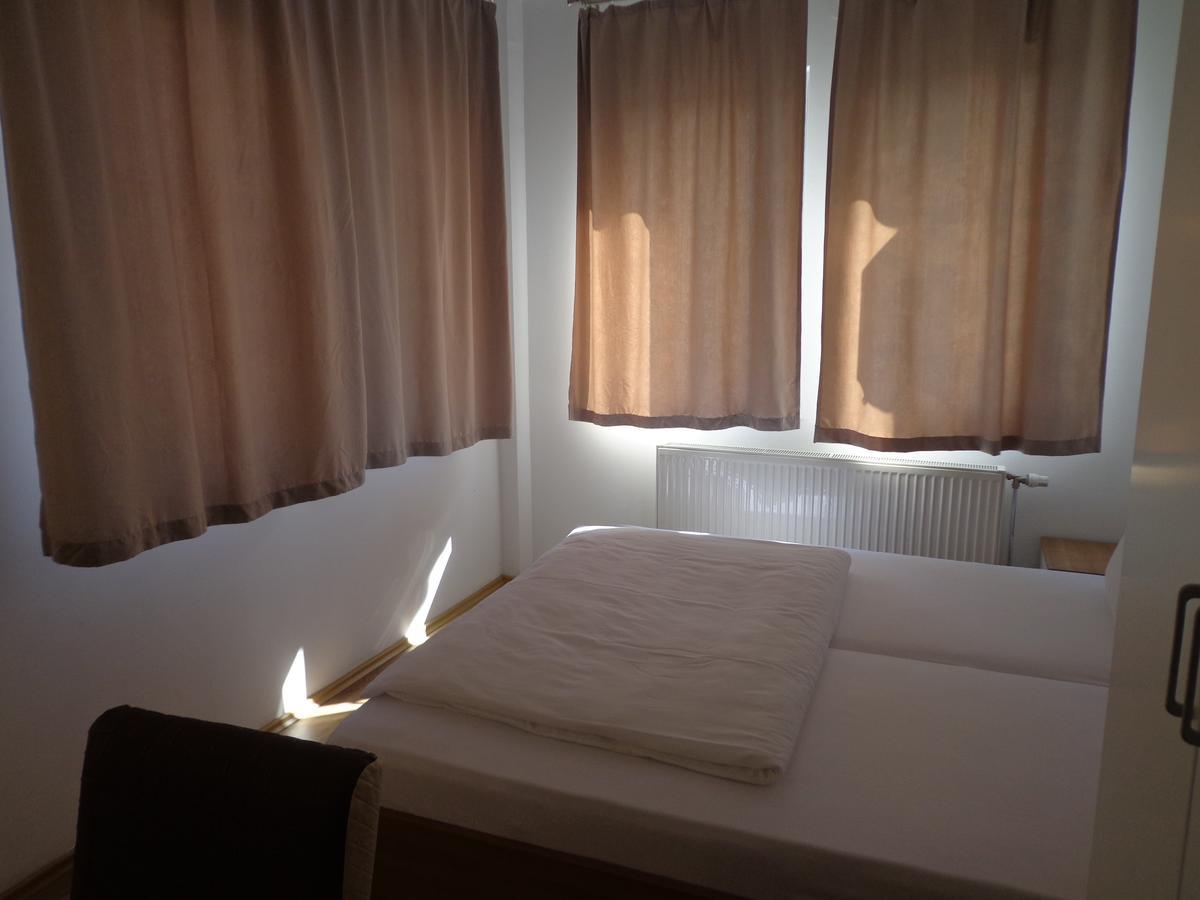 Hotel Rio 普里什蒂纳 外观 照片